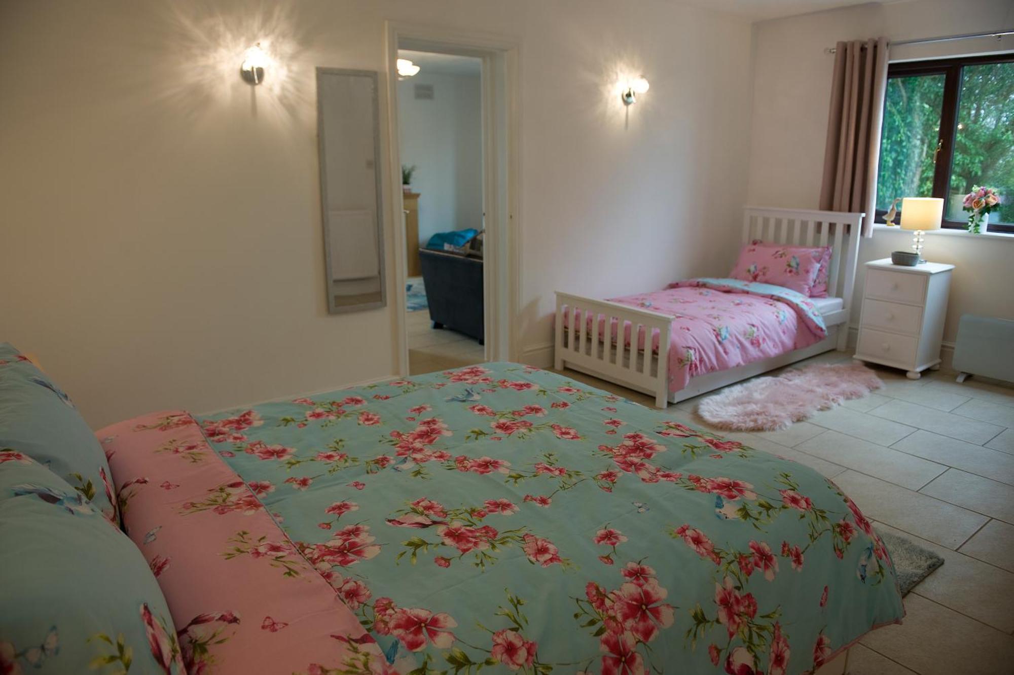 Bryngwran Mountain View Apartment - Short Drive To Beaches מראה חיצוני תמונה